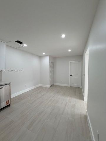 9007 SW 38th St 9005, Miami, FL 33165