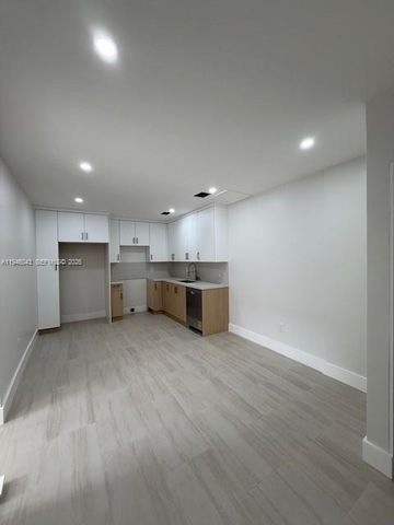 9007 SW 38th St 9005, Miami, FL 33165