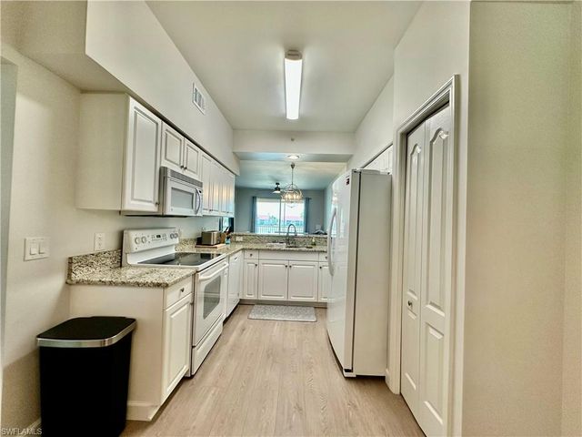 2720 Cypress Trace CIR 2920, Naples, FL 34119