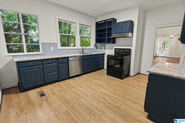 716 8TH COURT W, Birmingham, AL 35204