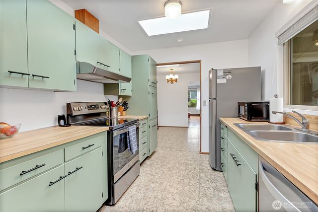 605 N 6th Street, Montesano, WA 98563