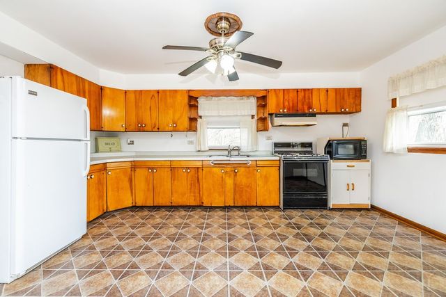 8702 W 131st Street, Palos Park, IL 60464