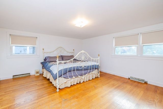 8702 W 131st Street, Palos Park, IL 60464