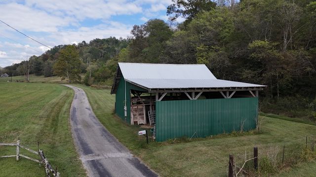46 Carver Hollow Lane, Pleasant Shade, TN 37145