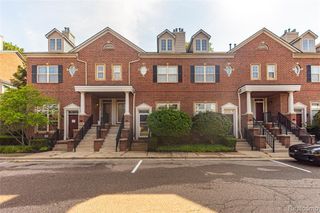16942 Farmington Road 24, Livonia, MI 48154