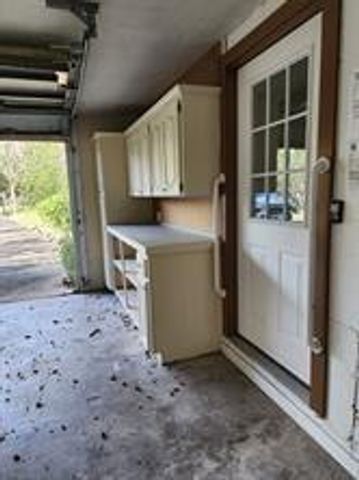 2200 Golden Avenue, Bay City, TX 77414