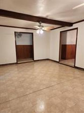 2200 Golden Avenue, Bay City, TX 77414