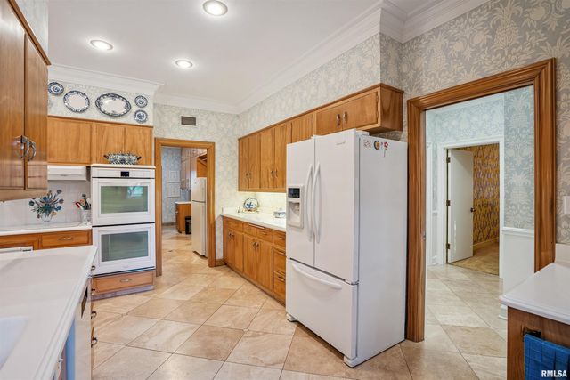 500 54TH Street A, Moline, IL 61265