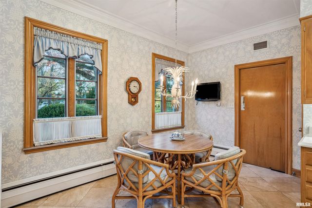 500 54TH Street A, Moline, IL 61265