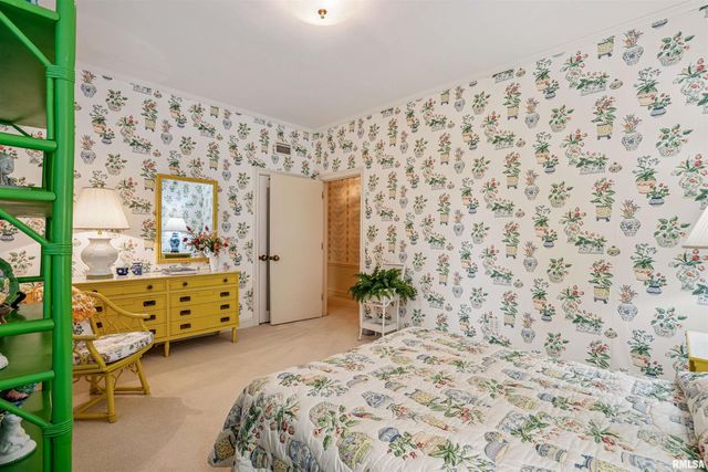 500 54TH Street A, Moline, IL 61265