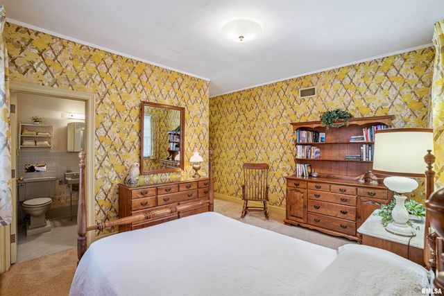 500 54TH Street A, Moline, IL 61265