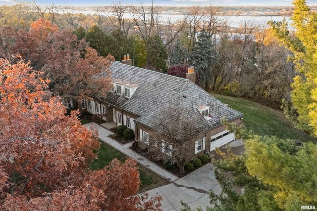 500 54TH Street A, Moline, IL 61265