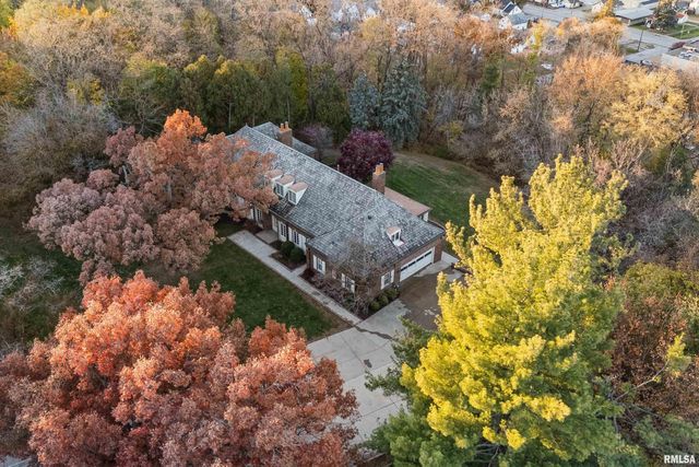 500 54TH Street A, Moline, IL 61265