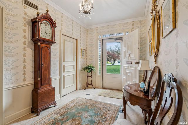 500 54TH Street A, Moline, IL 61265