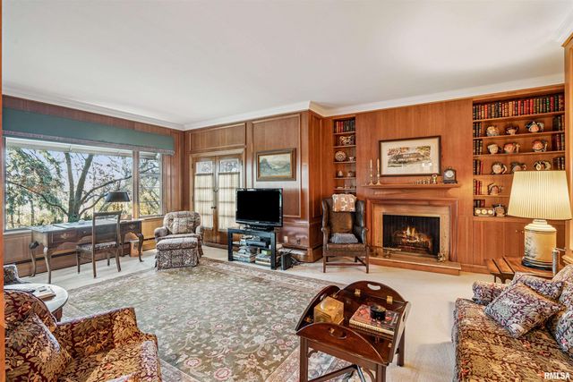 500 54TH Street A, Moline, IL 61265