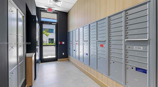 1001 NE 58th St C, Oakland Park, FL 33334