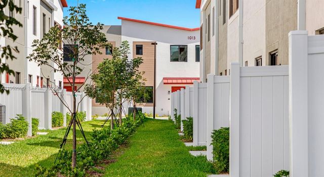 1001 NE 58th St C, Oakland Park, FL 33334