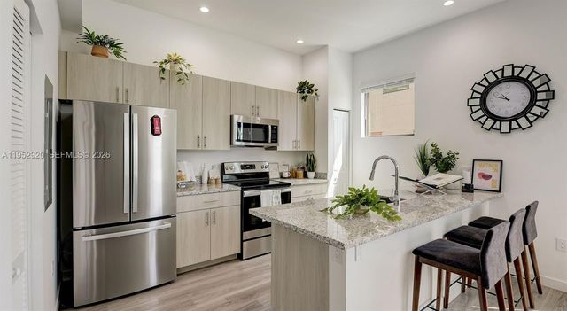 1001 NE 58th St C, Oakland Park, FL 33334