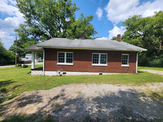 805 Blackburn Ln, Columbia, TN 38401