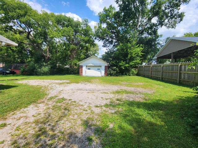 805 Blackburn Ln, Columbia, TN 38401