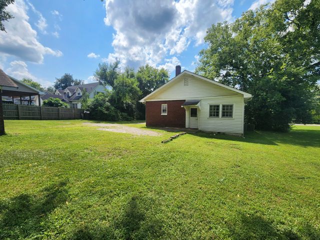 805 Blackburn Ln, Columbia, TN 38401