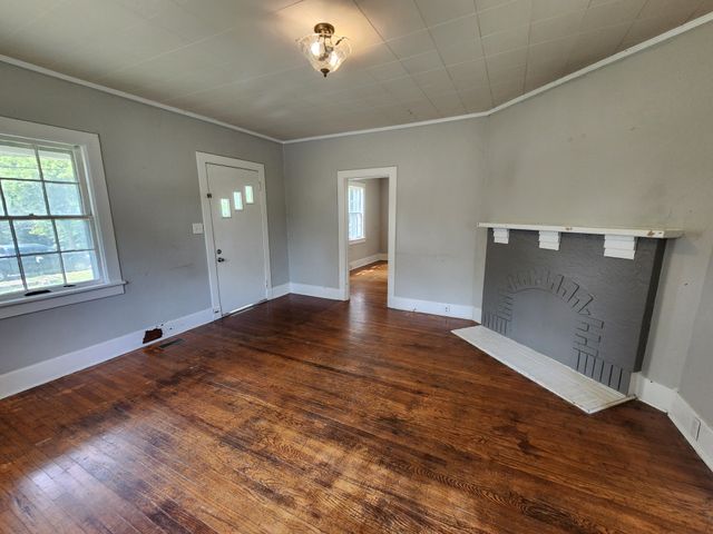 805 Blackburn Ln, Columbia, TN 38401