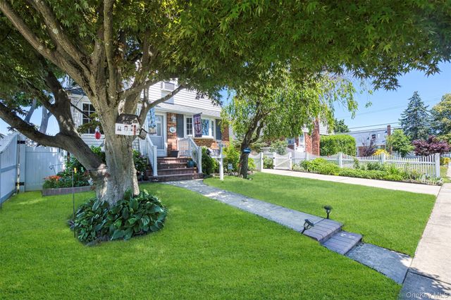 2389 Lindy Road, Westbury, NY 11590