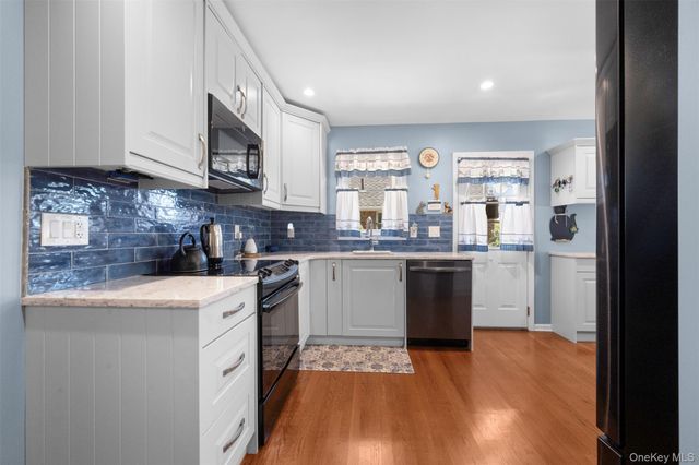 2389 Lindy Road, Westbury, NY 11590