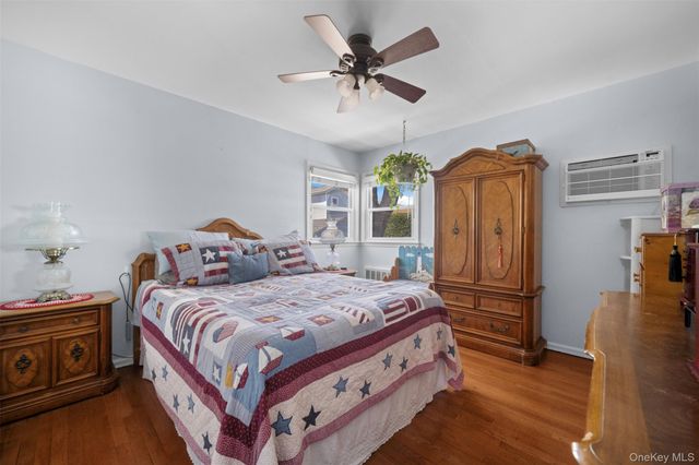 2389 Lindy Road, Westbury, NY 11590