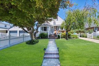 2389 Lindy Road, Westbury, NY 11590