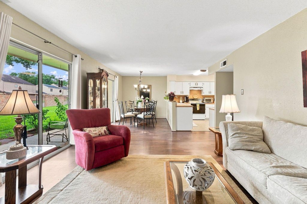 14515 Wunderlich Drive 305, Houston, TX 77069