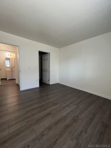1681 BAYVIEW HEIGHTS 31, San Diego, CA 92105