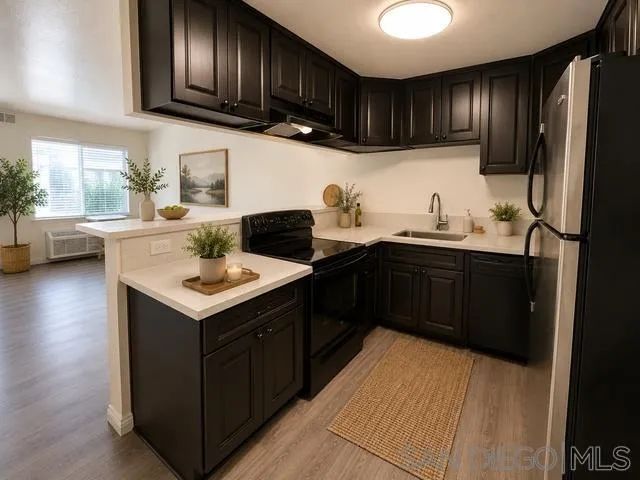 1681 BAYVIEW HEIGHTS 31, San Diego, CA 92105