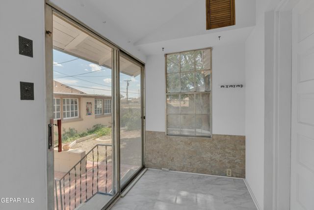 3118 E Yandell Drive, El Paso, TX 79903
