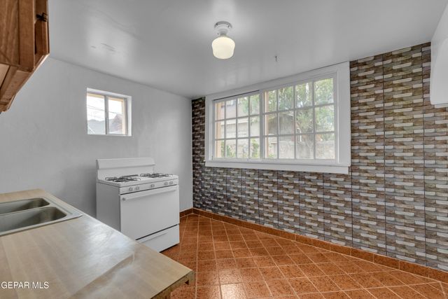 3118 E Yandell Drive, El Paso, TX 79903