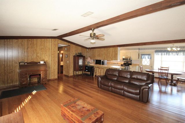 612 Sanders Dr, Redfield, AR 72132