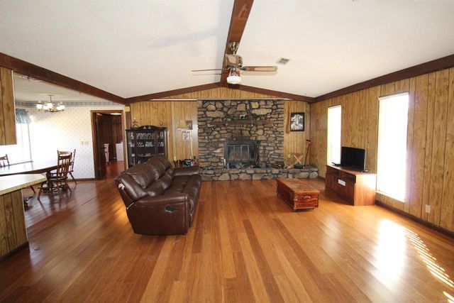 612 Sanders Dr, Redfield, AR 72132