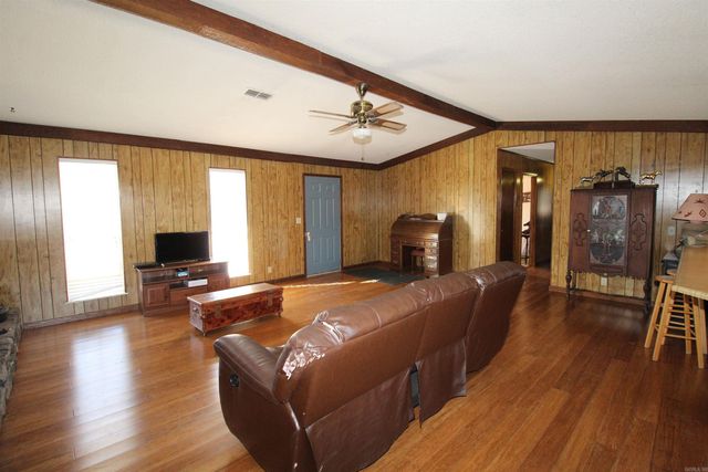 612 Sanders Dr, Redfield, AR 72132