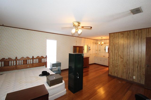 612 Sanders Dr, Redfield, AR 72132