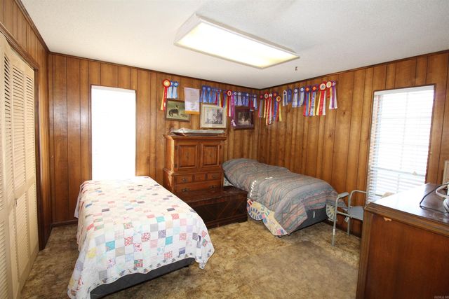 612 Sanders Dr, Redfield, AR 72132