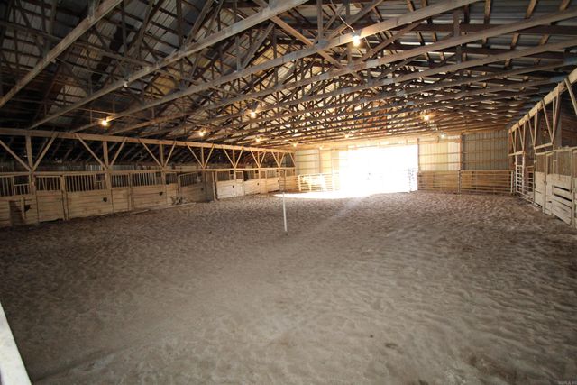 612 Sanders Dr, Redfield, AR 72132