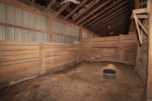 612 Sanders Dr, Redfield, AR 72132