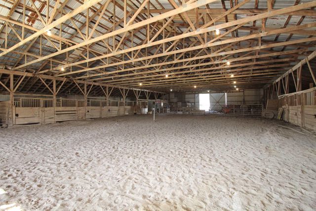 612 Sanders Dr, Redfield, AR 72132