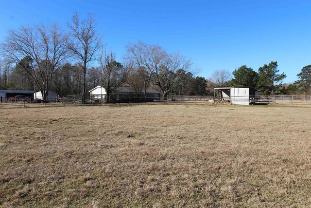 612 Sanders Dr, Redfield, AR 72132