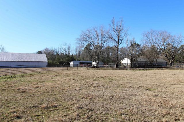 612 Sanders Dr, Redfield, AR 72132