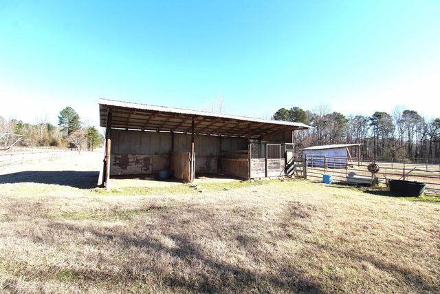 612 Sanders Dr, Redfield, AR 72132