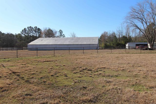 612 Sanders Dr, Redfield, AR 72132