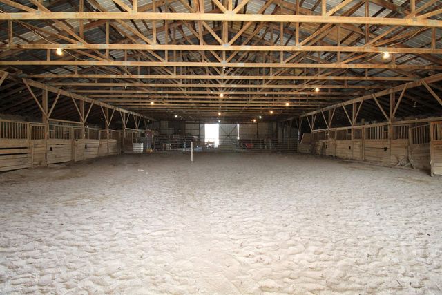 612 Sanders Dr, Redfield, AR 72132