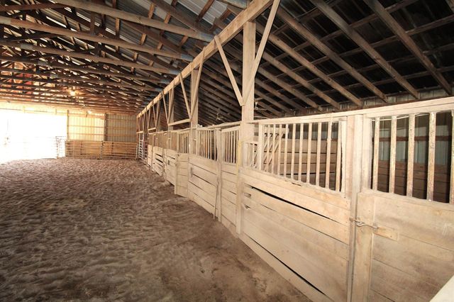 612 Sanders Dr, Redfield, AR 72132