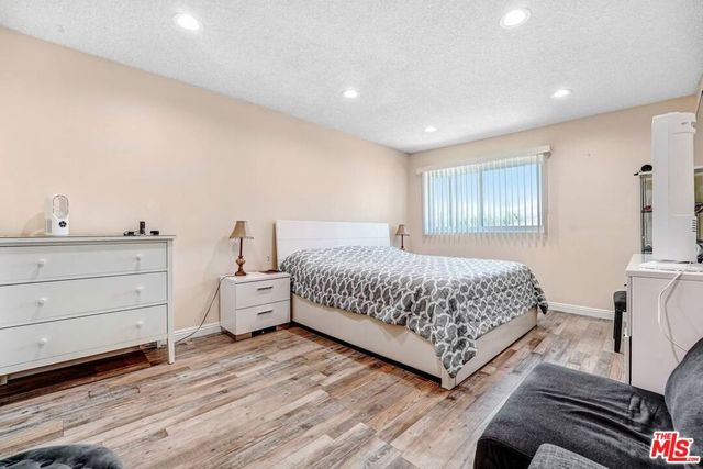 21333 Lassen Street 8B, Los Angeles, CA 91311